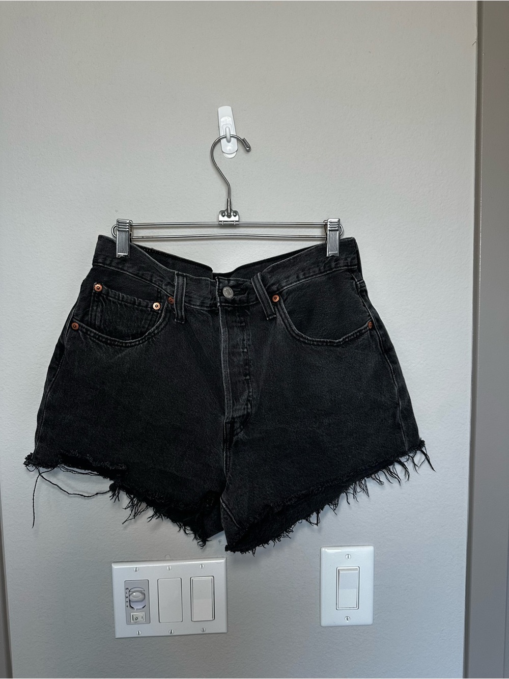 Levi's 501 Black Denim Cutoff High-Rise Shorts - Picture 2 of 2